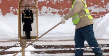 Доплачивают ли дворникам зимой за снег